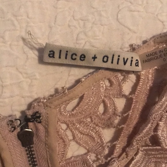 Alice and Olivia lace bridal fit and flare dress size 0 - Picture 5 of 5